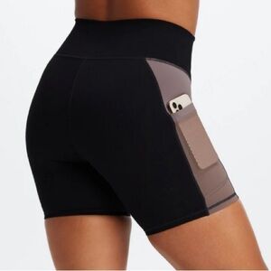 On-The-Go Powerhold Fabletics High Waisted 6” Short